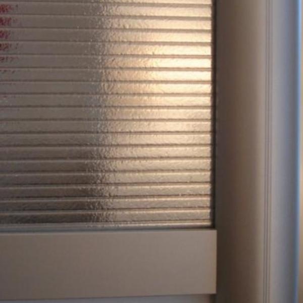 room divider wall detail